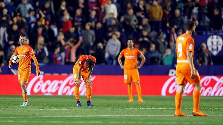 jugadores-del-Malaga-desolados