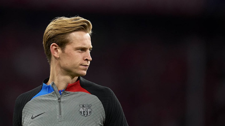 Frenkie-de-Jong-calentamiento